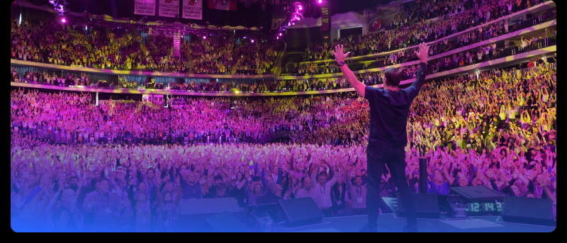 Tony Robbins with 12,000 people