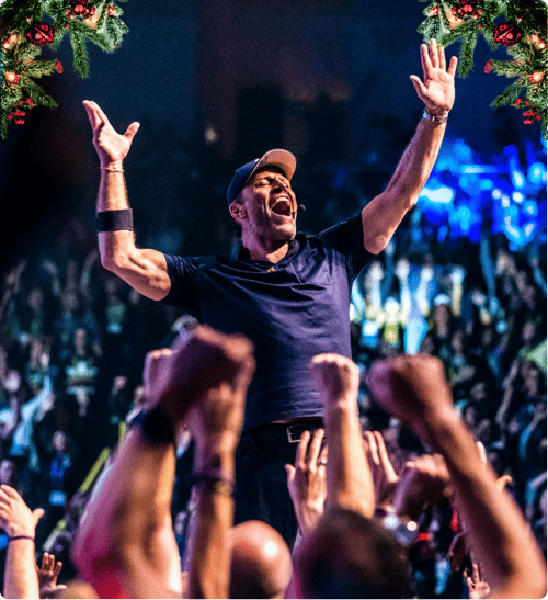 HOL25_UPW_tony-in-crowd HOL25_UPW_tony-in-crowd